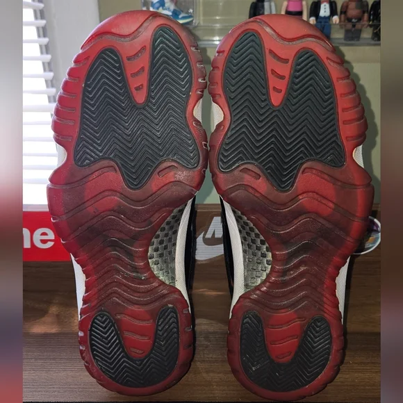 Jordan 11 Retro In Bred Colorway 8.5m